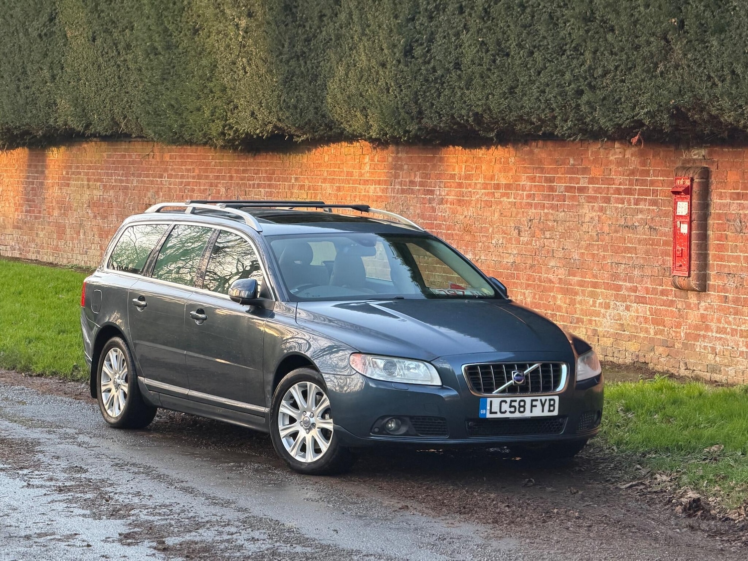 Used Volvo V70 2008 for sale - 77015937: Photo 9