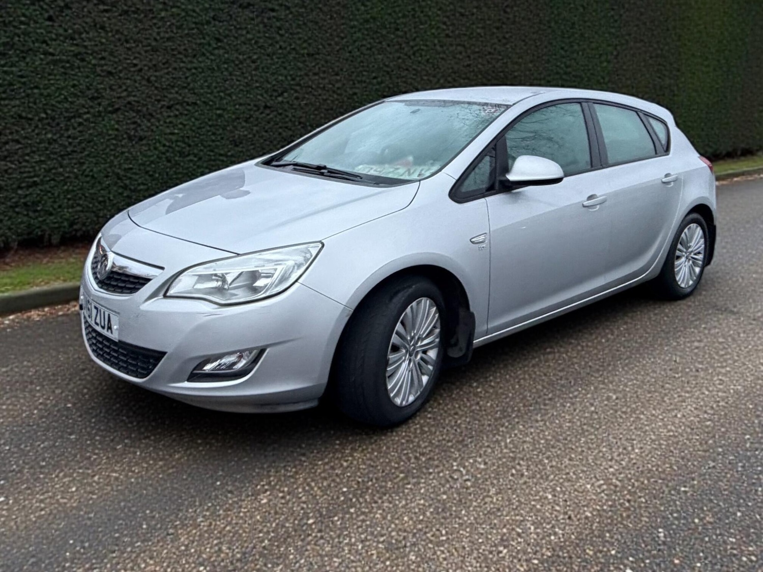 Used Vauxhall Astra 2011 for sale - 77424963: Photo 2