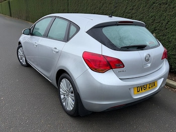 Used Vauxhall Astra 2011 for sale - 77424963: Photo