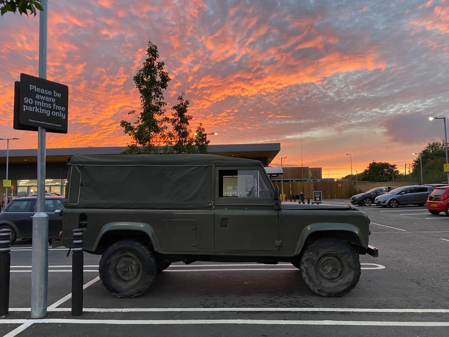 Used Land Rover Defender 110 2004 for sale - 76012599: Photo 21