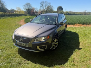Used Volvo XC70 2010 for sale - 78375369: Photo
