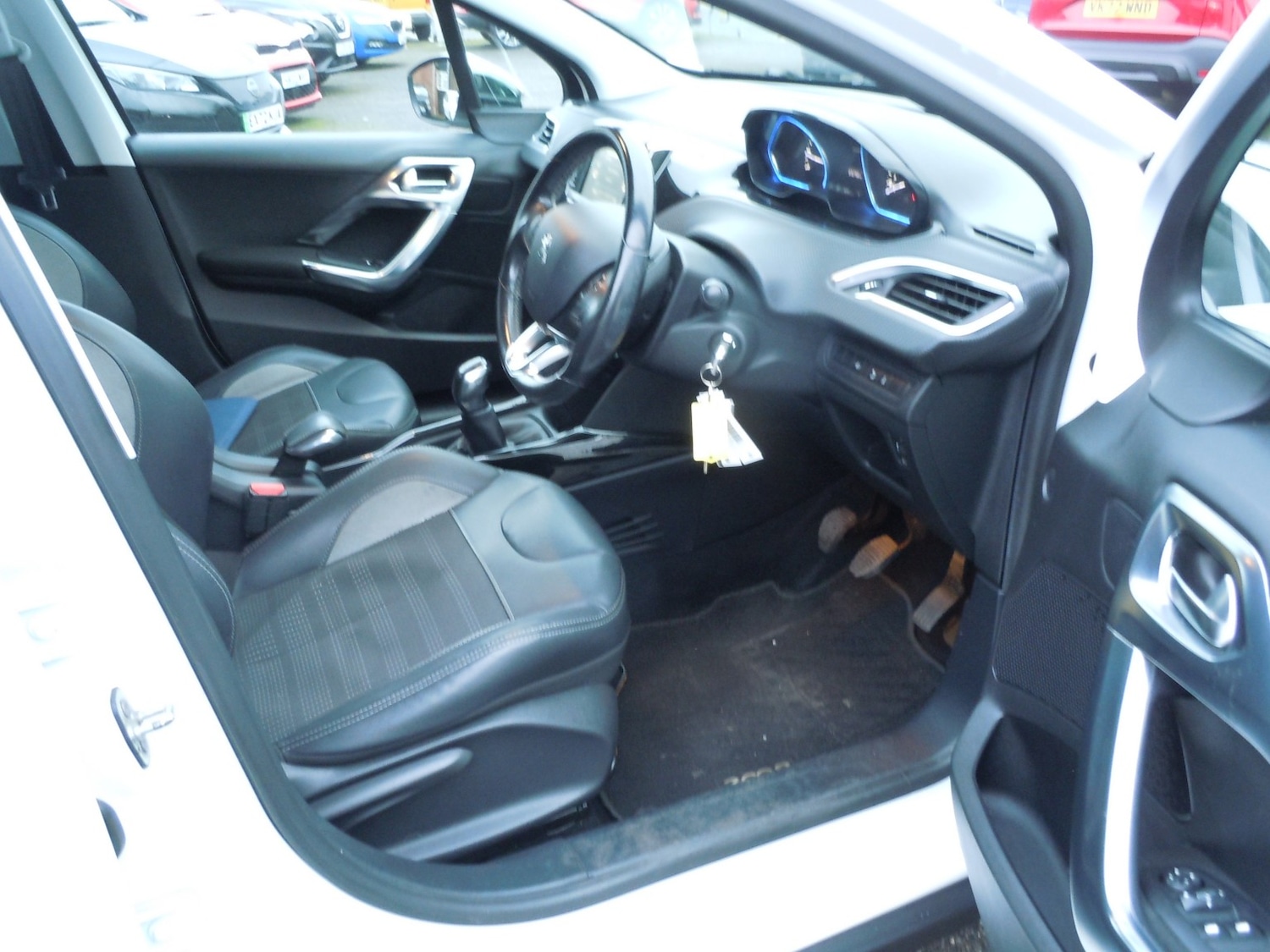 Used Peugeot 2008 2016 for sale - 76884943: Photo 10