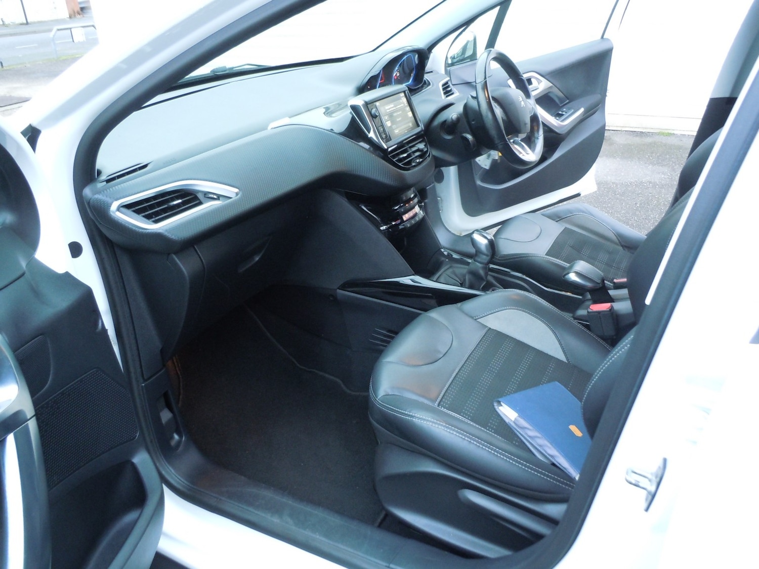 Used Peugeot 2008 2016 for sale - 76884943: Photo 11