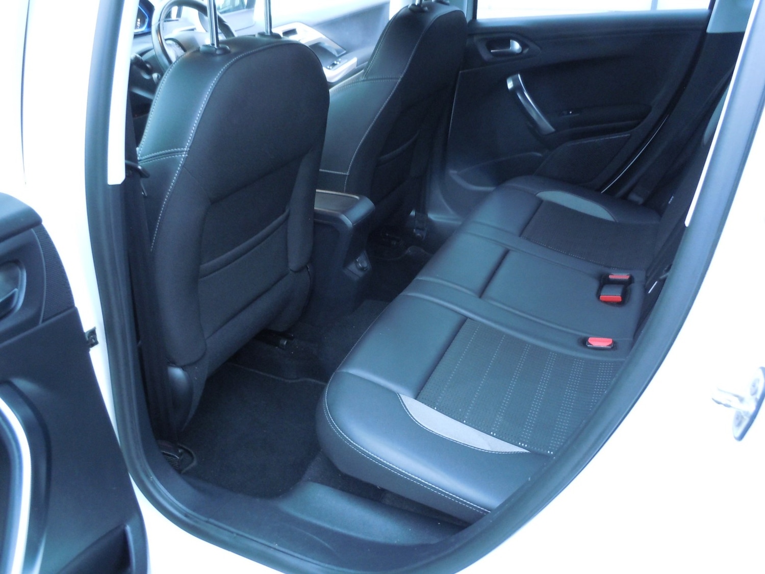 Used Peugeot 2008 2016 for sale - 76884943: Photo 12