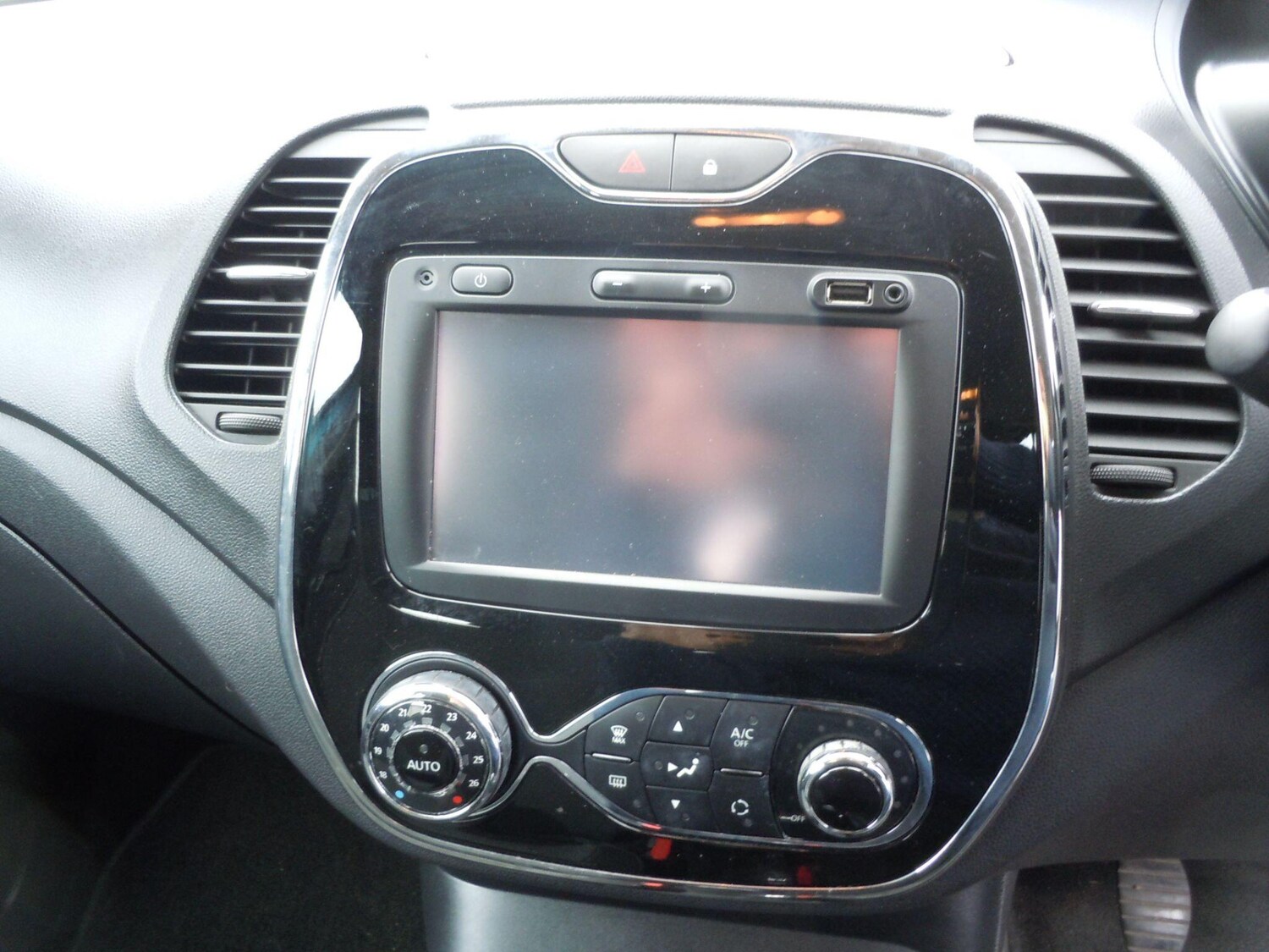 Used Renault Captur 2017 for sale - 76214019: Photo 17