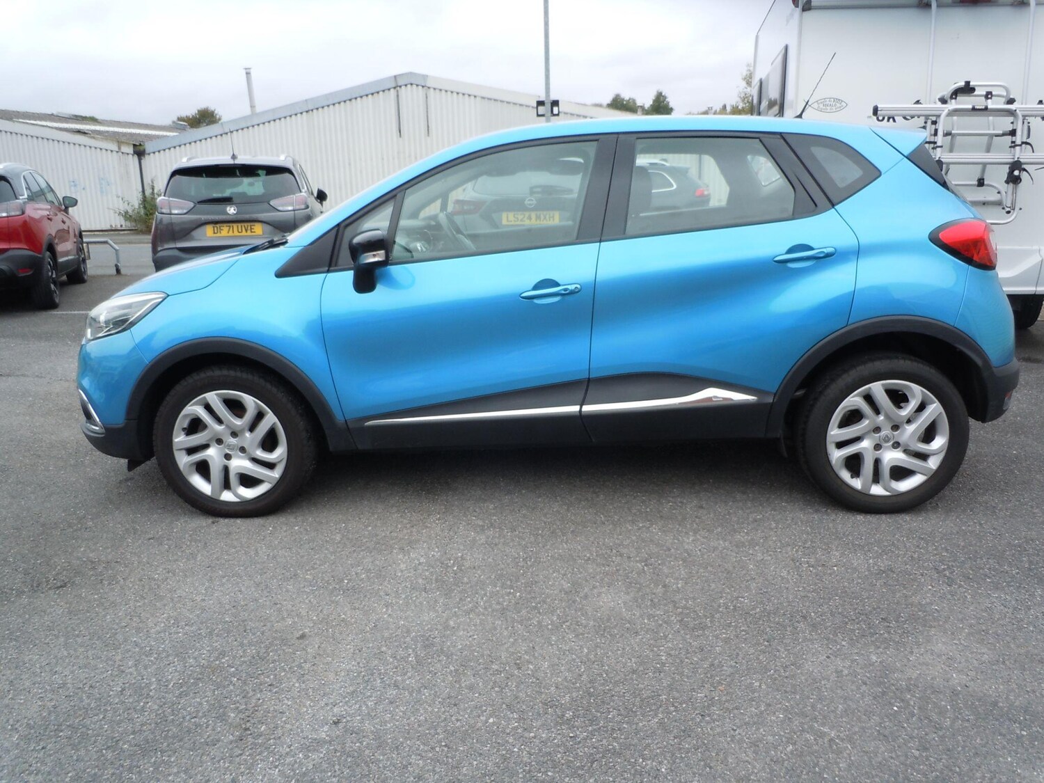 Used Renault Captur 2017 for sale - 76214019: Photo 8