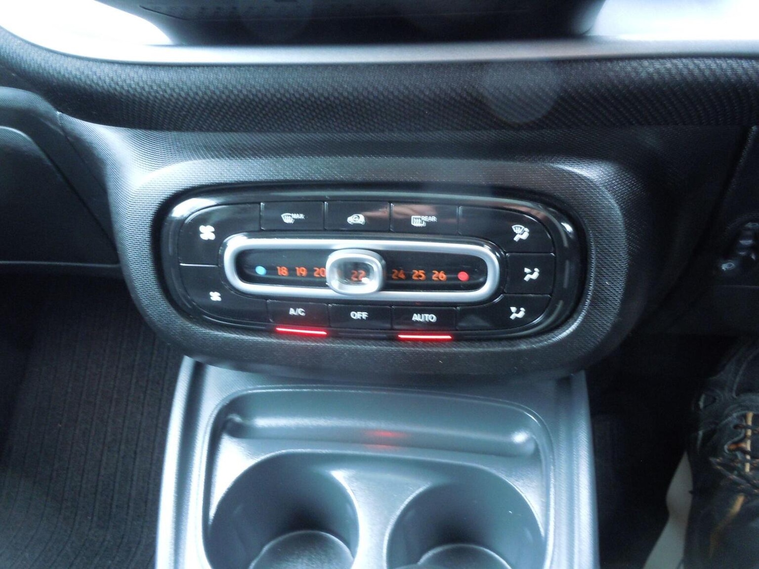 Used smart fortwo 2016 for sale - 76640051: Photo 19