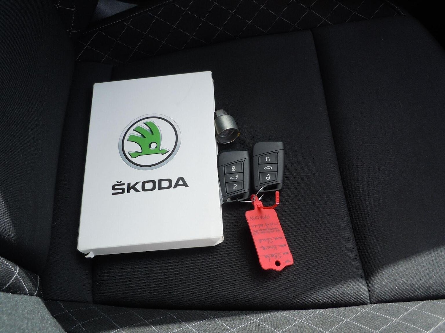 Used Skoda Karoq 2025 for sale - 77697523: Photo 31