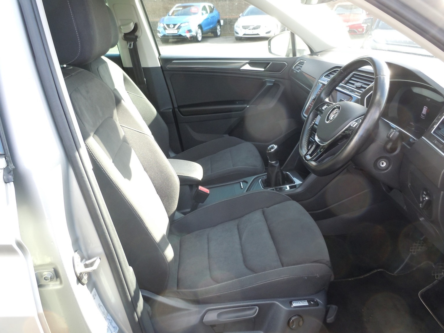 Used Volkswagen Tiguan 2017 for sale - 77881113: Photo 15