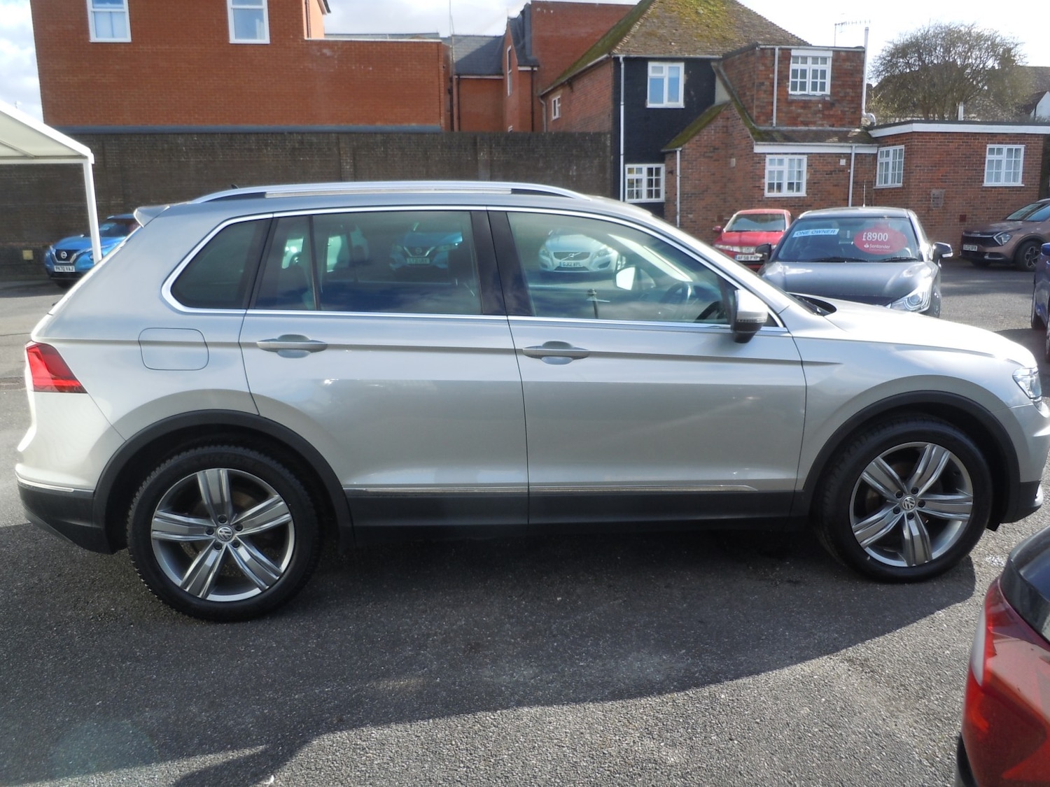 Used Volkswagen Tiguan 2017 for sale - 77881113: Photo 3