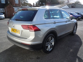 Used Volkswagen Tiguan 2017 for sale - 77881113: Photo
