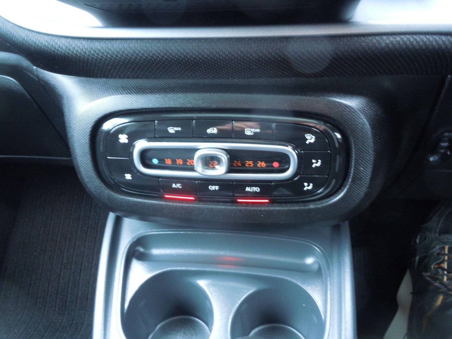 Used smart fortwo 2016 for sale - 76561053: Photo 19