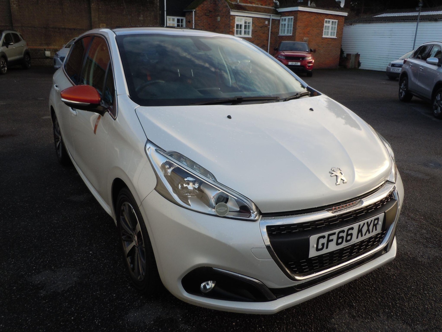 Used Peugeot 208 2016 for sale - 76336816: Photo 2