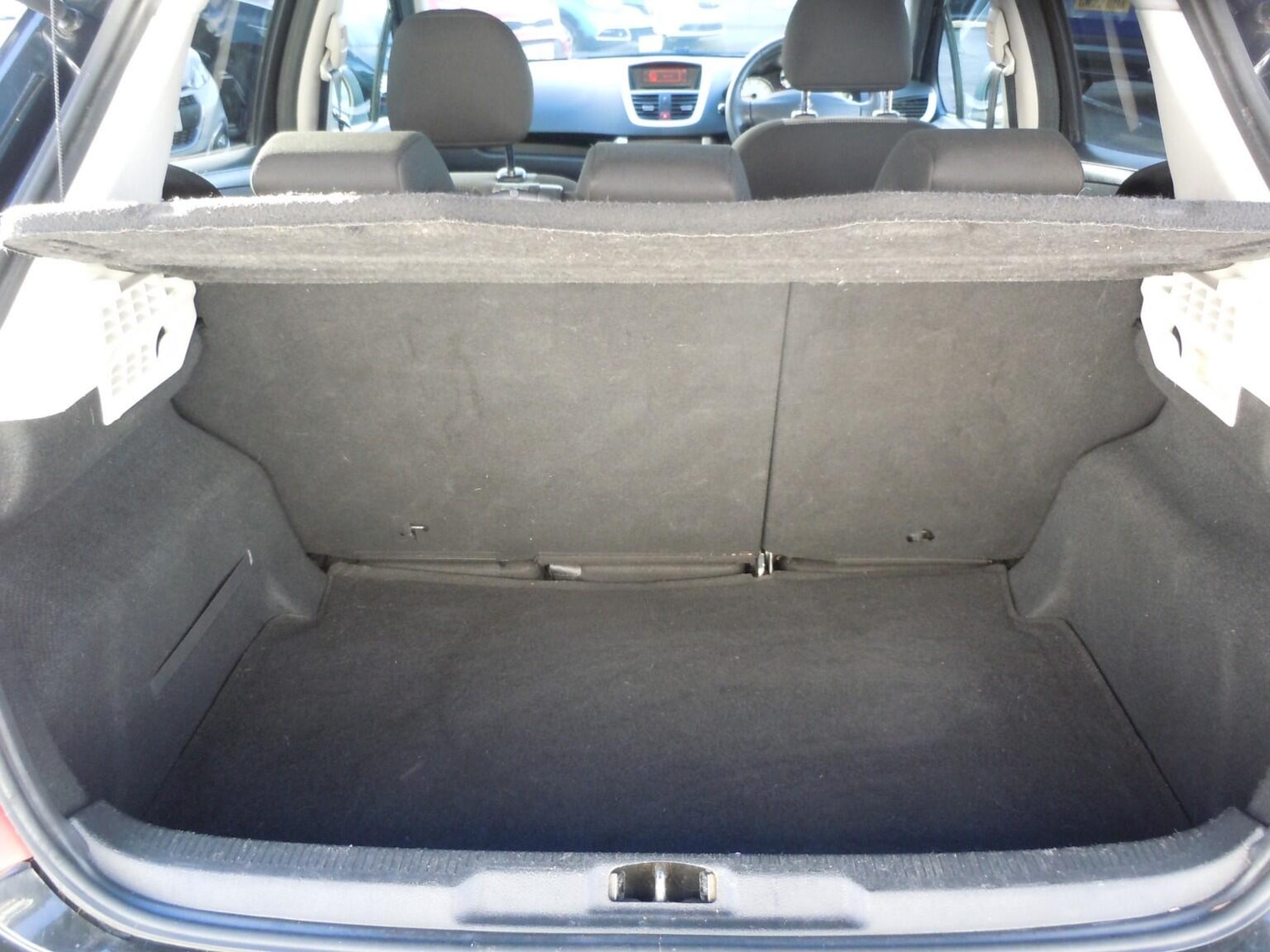 Used Peugeot 207 2010 for sale - 76522166: Photo 5