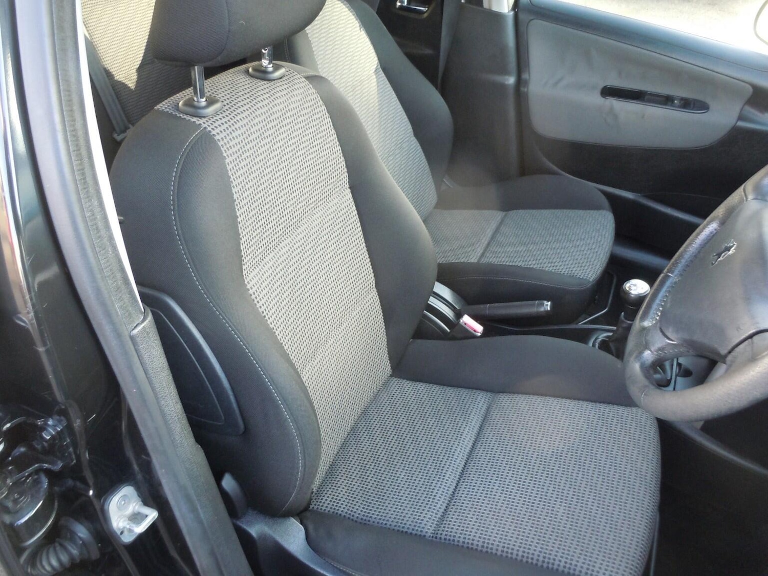 Used Peugeot 207 2010 for sale - 76522166: Photo 7