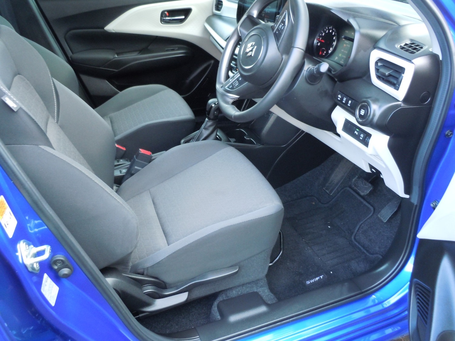 Used Suzuki Swift 2024 for sale - 77228215: Photo 16