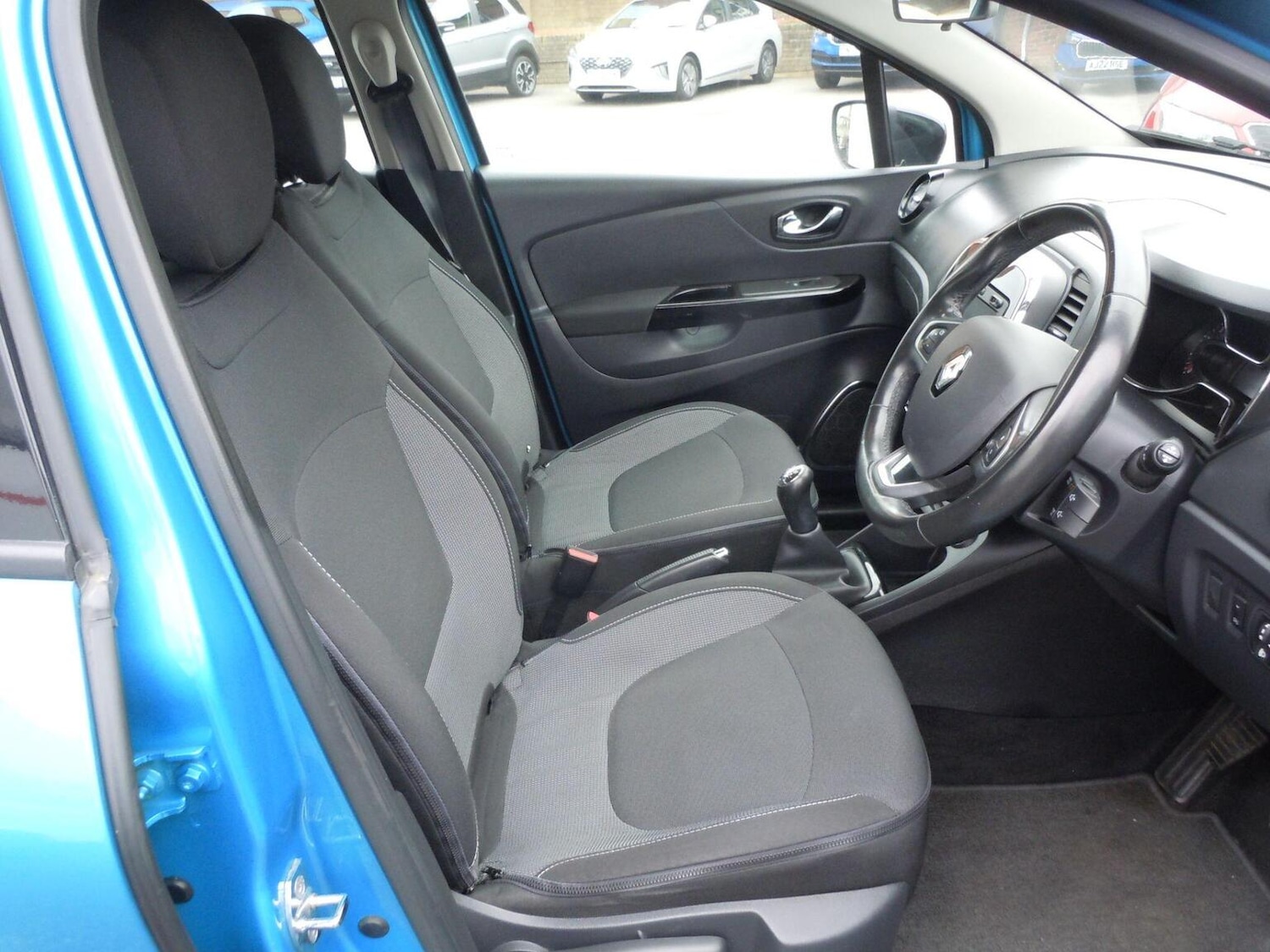 Used Renault Captur 2017 for sale - 76640066: Photo 15