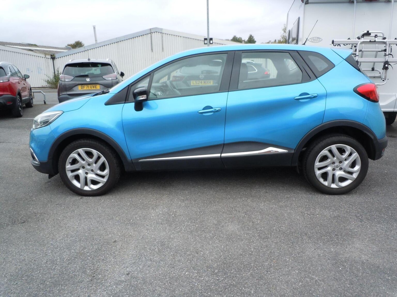 Used Renault Captur 2017 for sale - 76640066: Photo 8