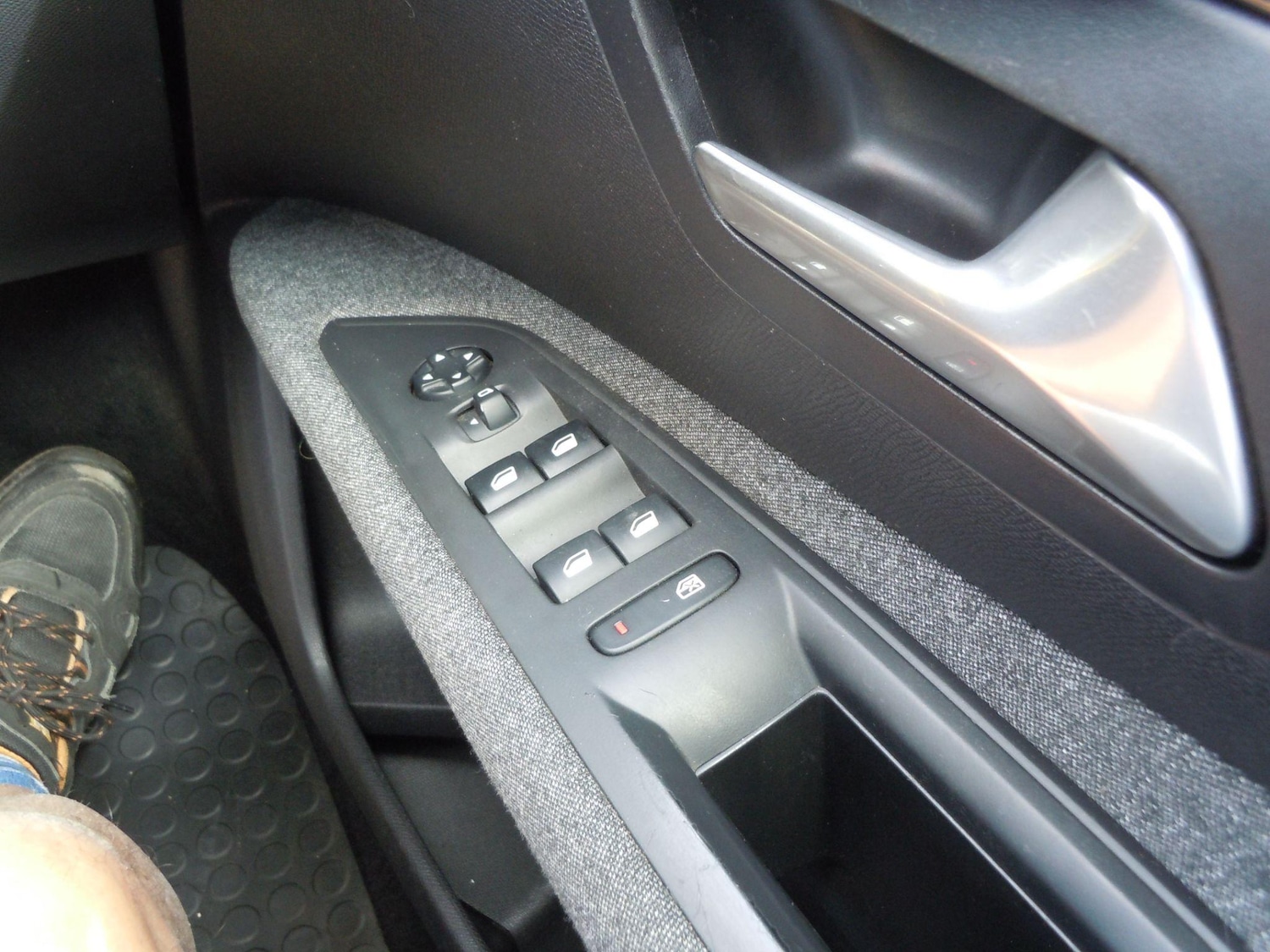 Used Peugeot 3008 2017 for sale - 76486800: Photo 9