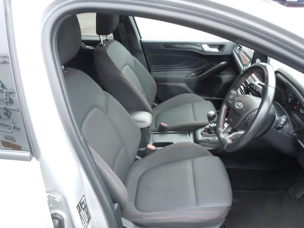 Used Ford Focus 2021 for sale - 76214942: Photo 15