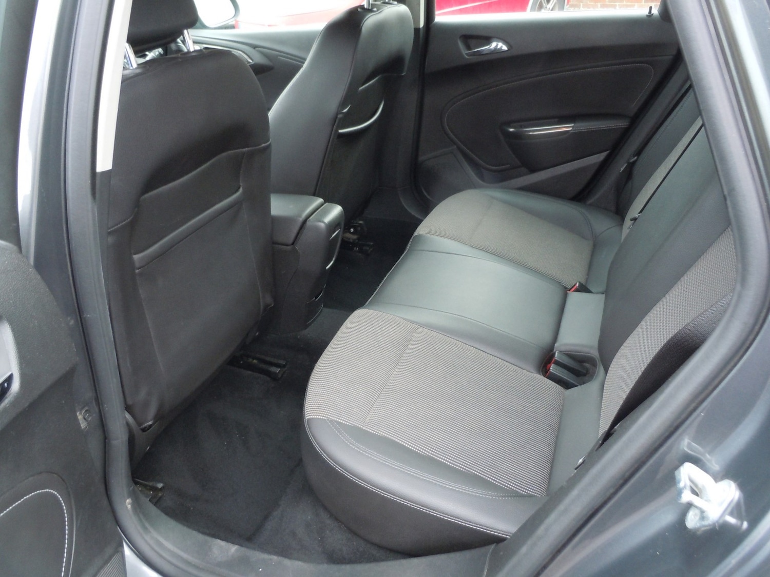 Used Vauxhall Astra 2010 for sale - 77881139: Photo 7