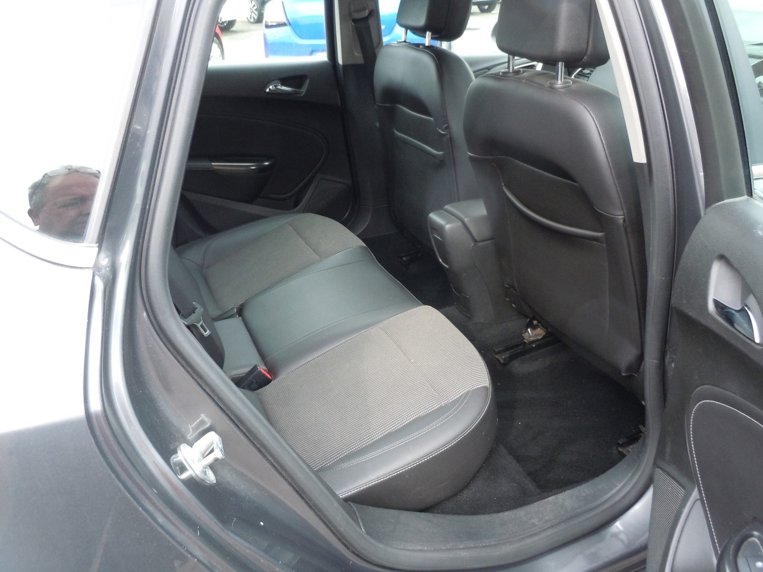 Used Vauxhall Astra 2010 for sale - 77881139: Photo 8