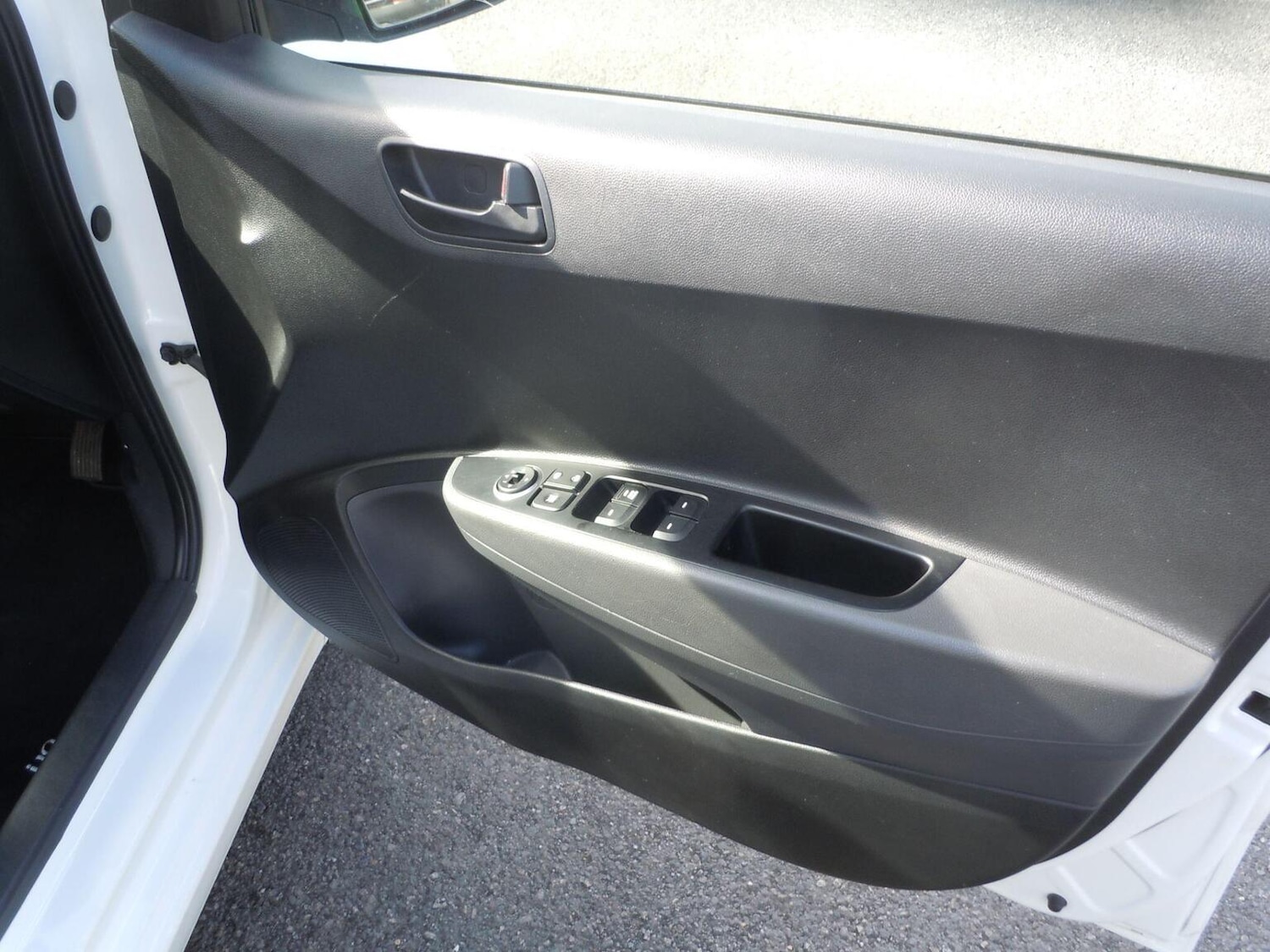 Used Hyundai i10 2018 for sale - 76640058: Photo 12