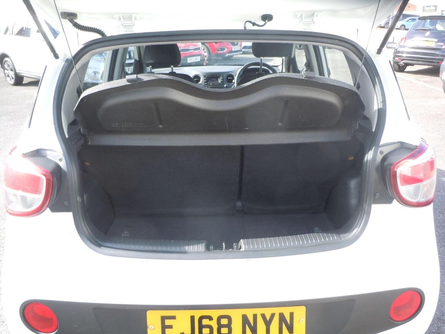 Used Hyundai i10 2018 for sale - 76640058: Photo 22