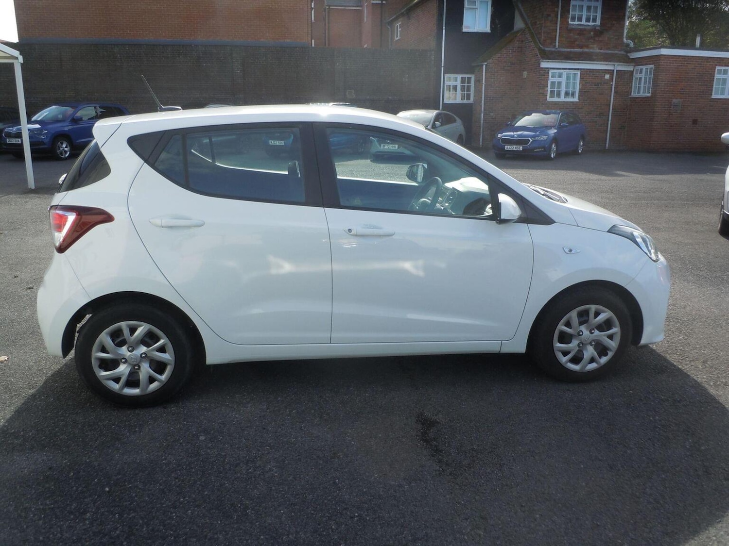 Used Hyundai i10 2018 for sale - 76640058: Photo 7
