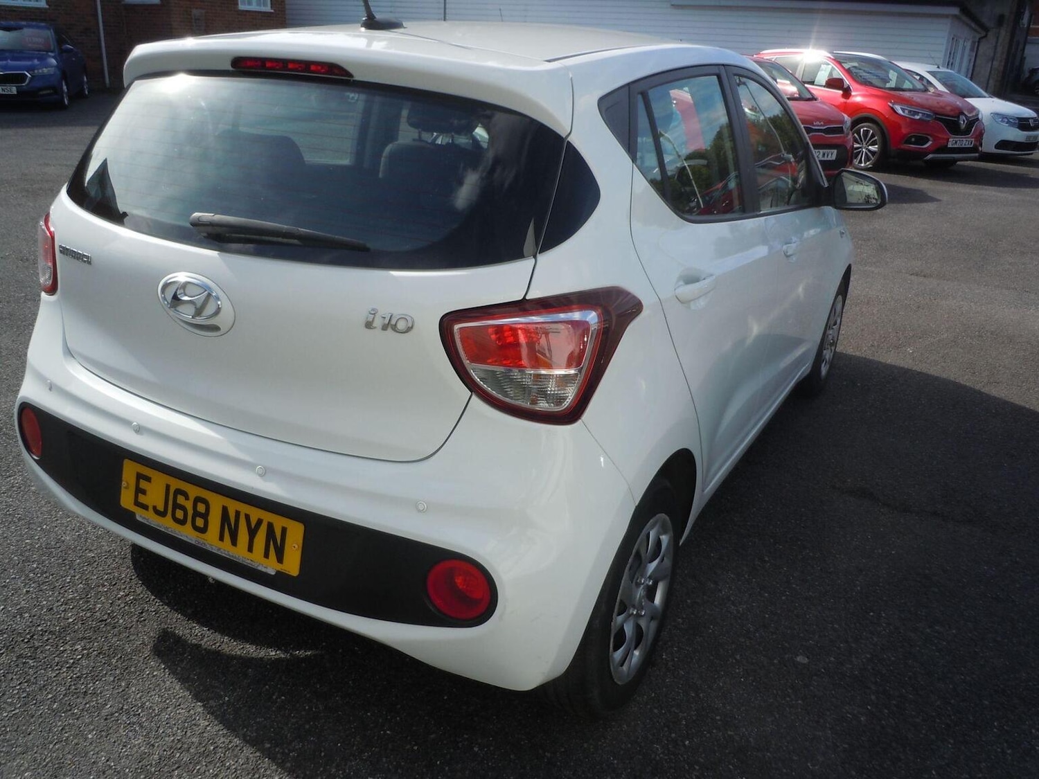 Used Hyundai i10 2018 for sale - 76640058: Photo 8