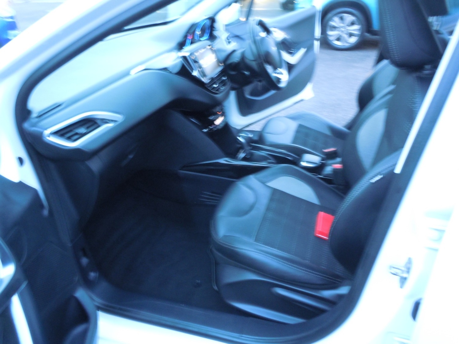 Used Peugeot 2008 2017 for sale - 77303612: Photo 7