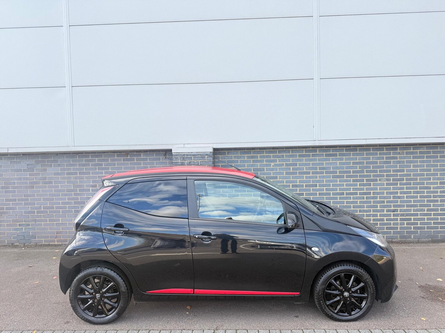 Used Toyota AYGO 2017 for sale - 76440848: Photo 10