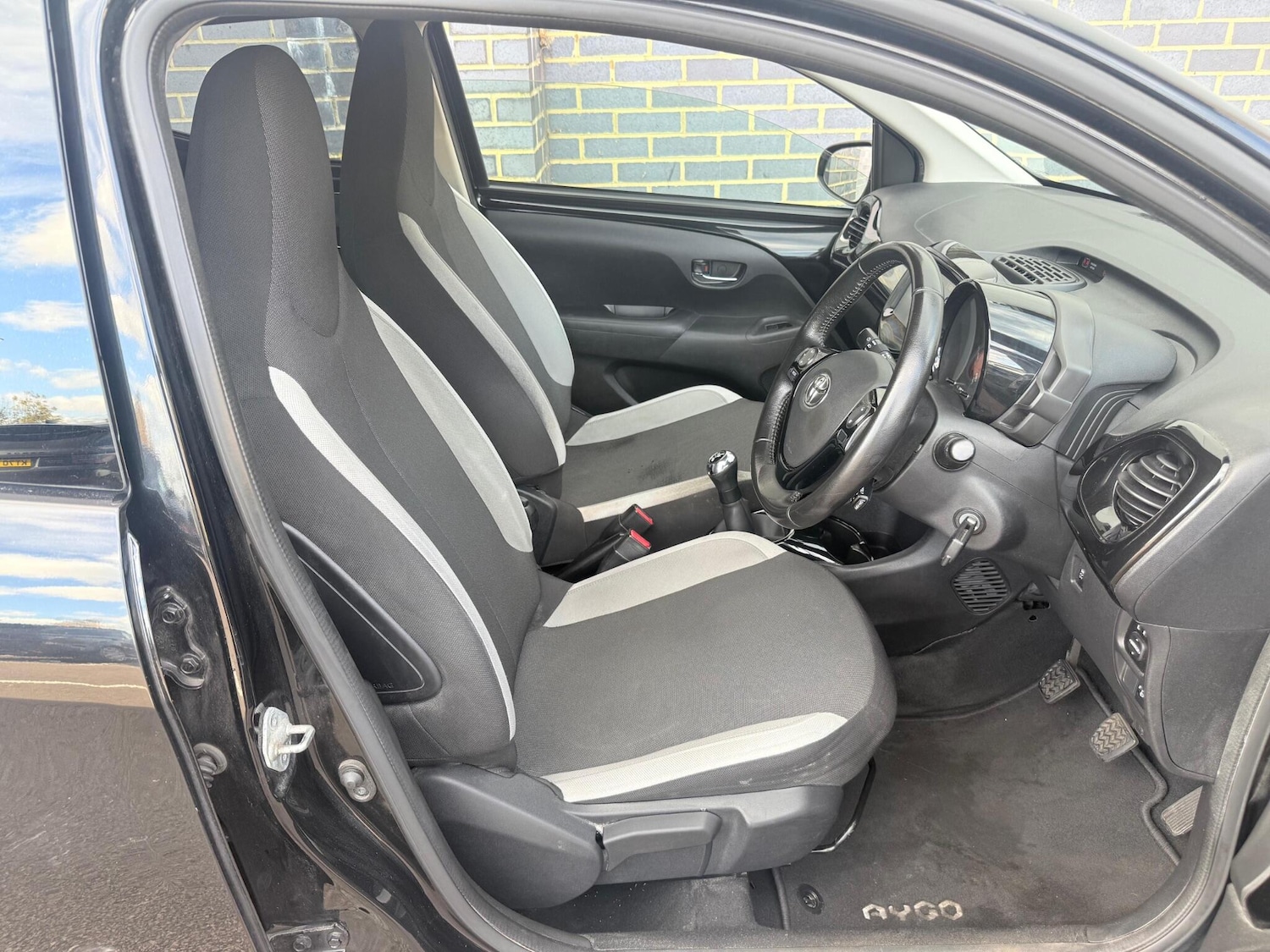 Used Toyota AYGO 2017 for sale - 76440848: Photo 22