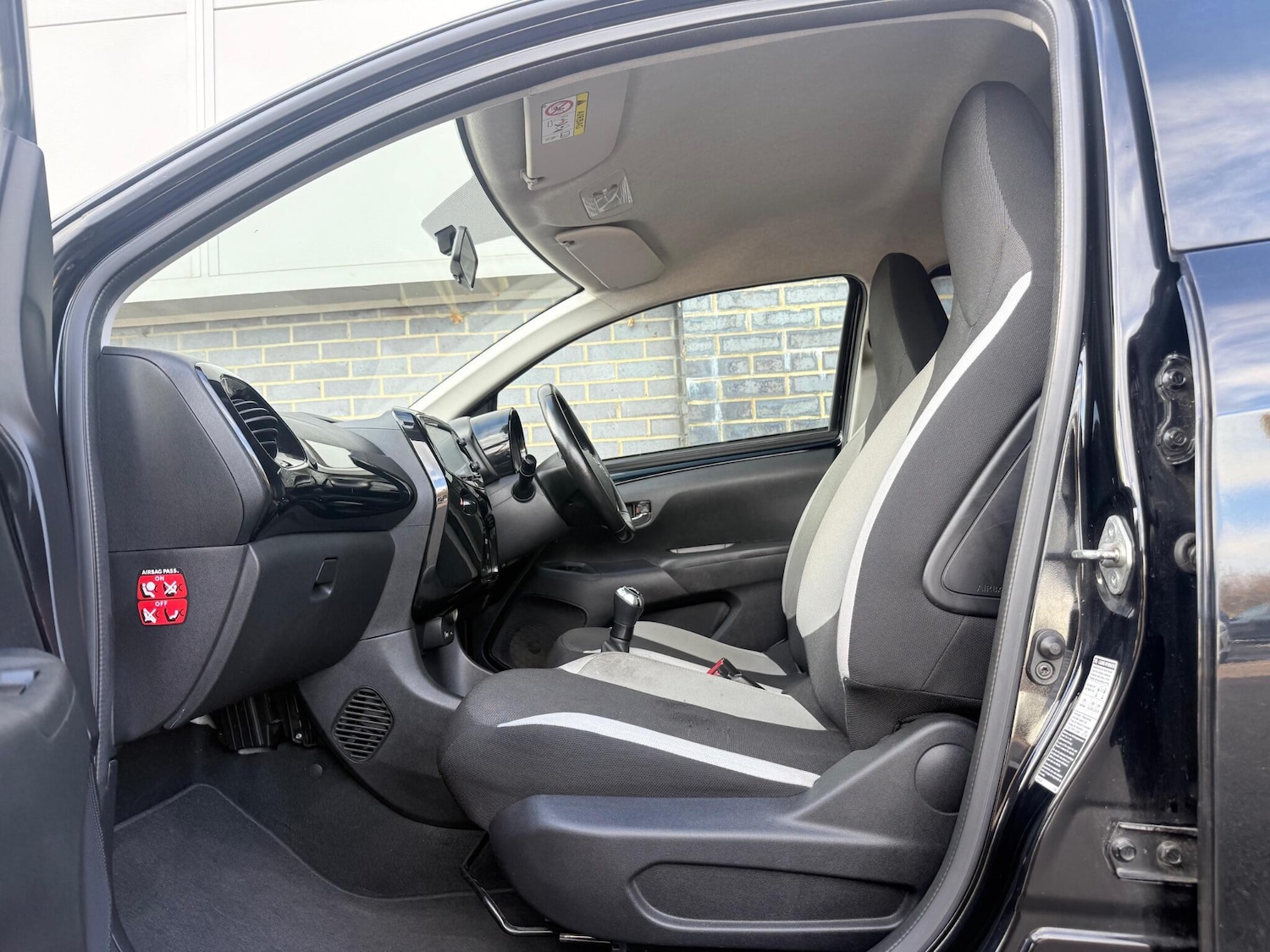 Used Toyota AYGO 2017 for sale - 76440848: Photo 28