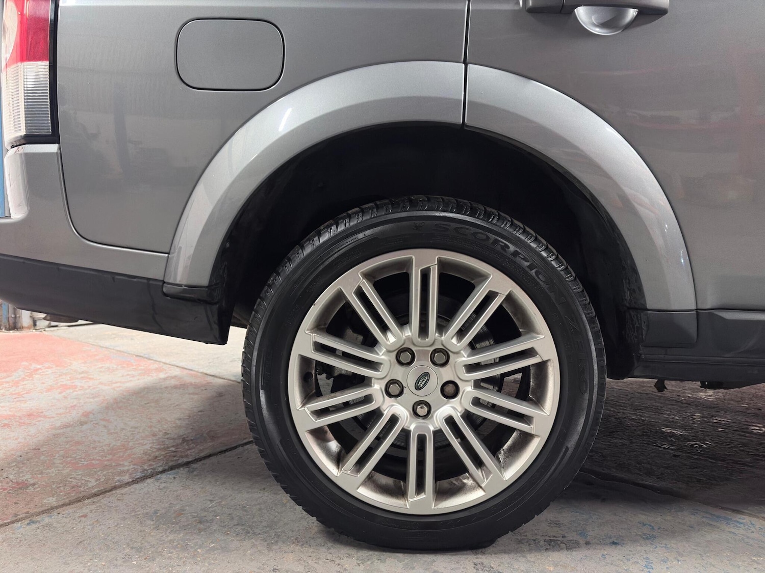 Used Land Rover Discovery 2011 for sale - 77084429: Photo 12