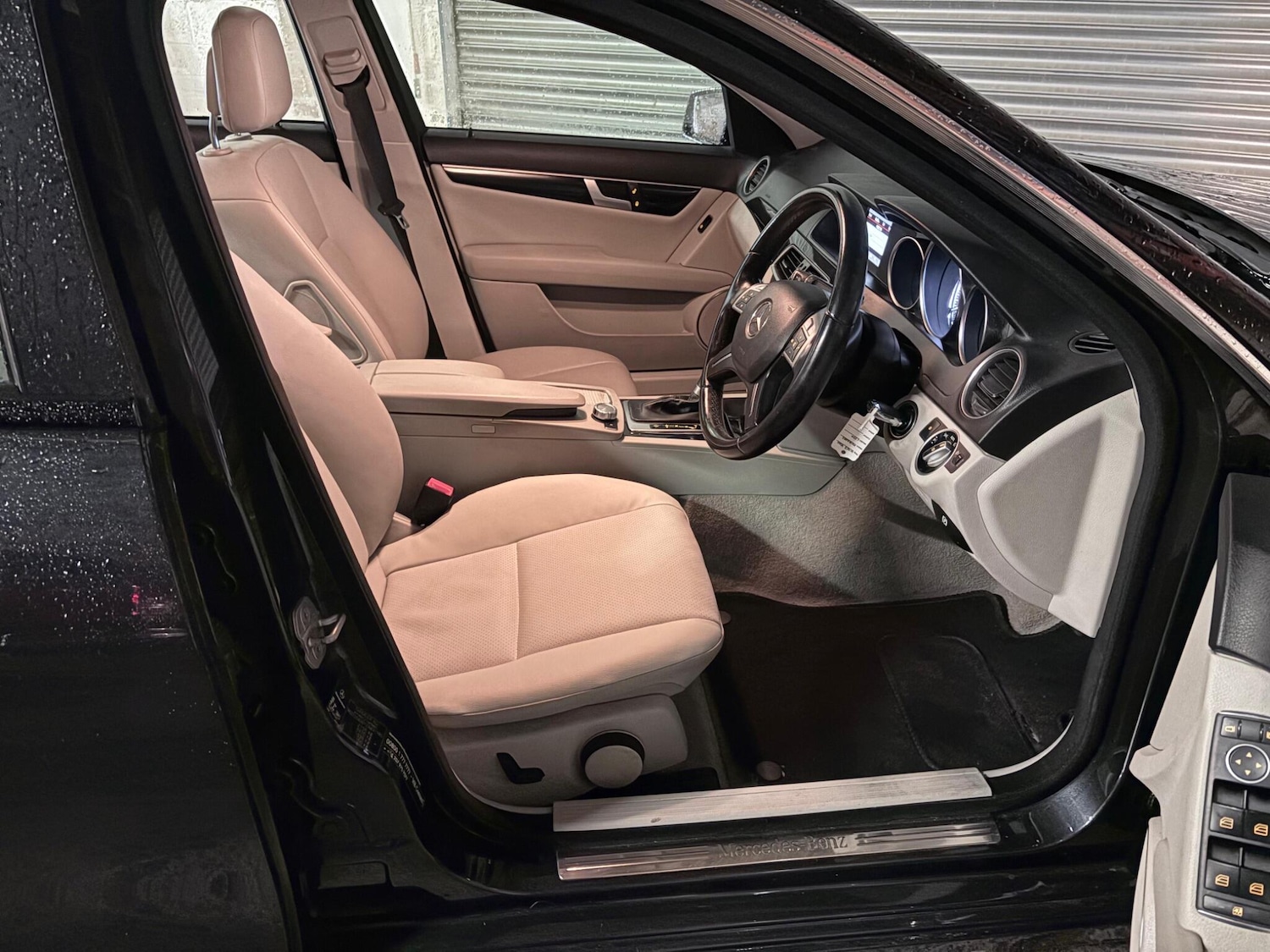 Used Mercedes-Benz C Class 2013 for sale - 77565132: Photo 14