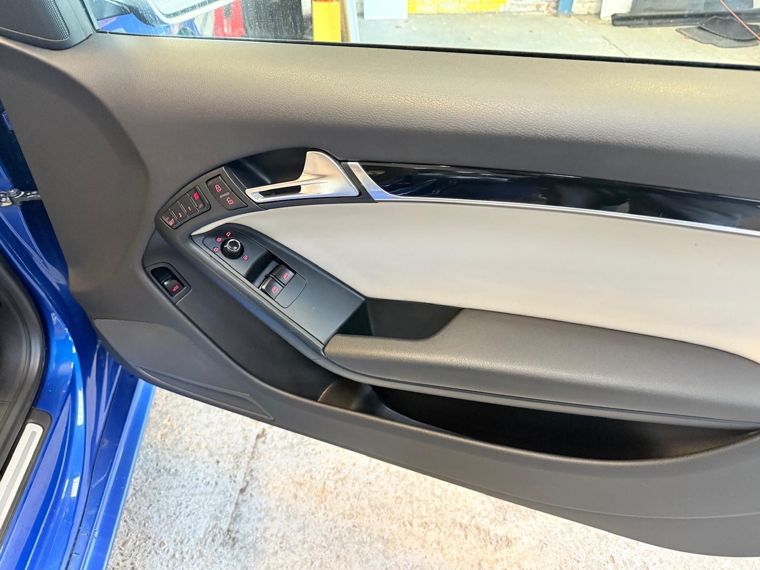 Used Audi RS5 2011 for sale - 77021271: Photo 11