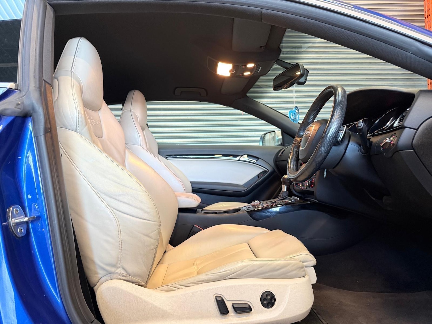 Used Audi RS5 2011 for sale - 77021271: Photo 15