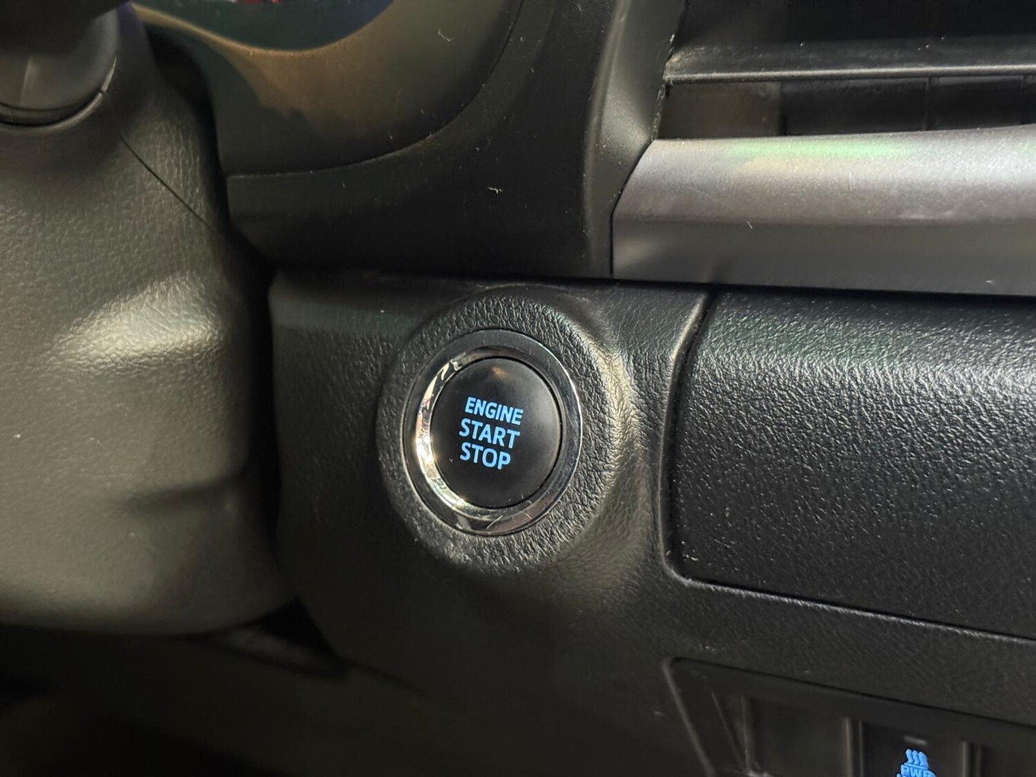 Used Toyota Hilux for sale - 77892452: Photo 32