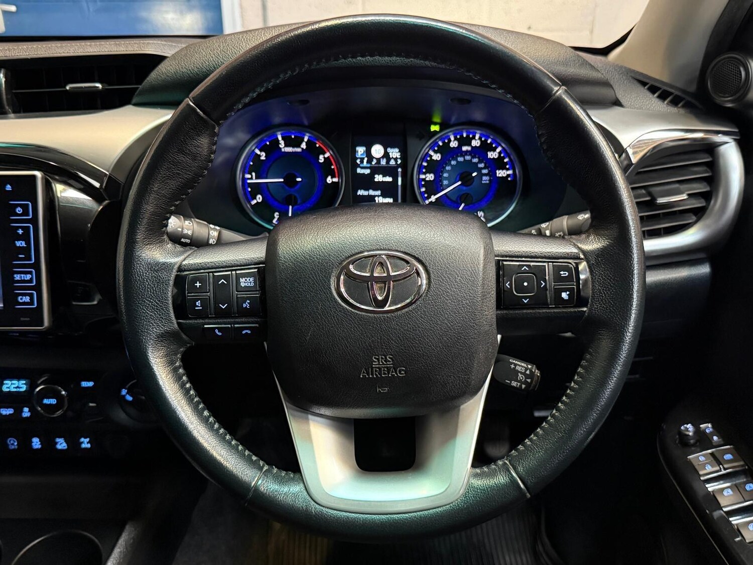 Used Toyota Hilux for sale - 77892452: Photo 35