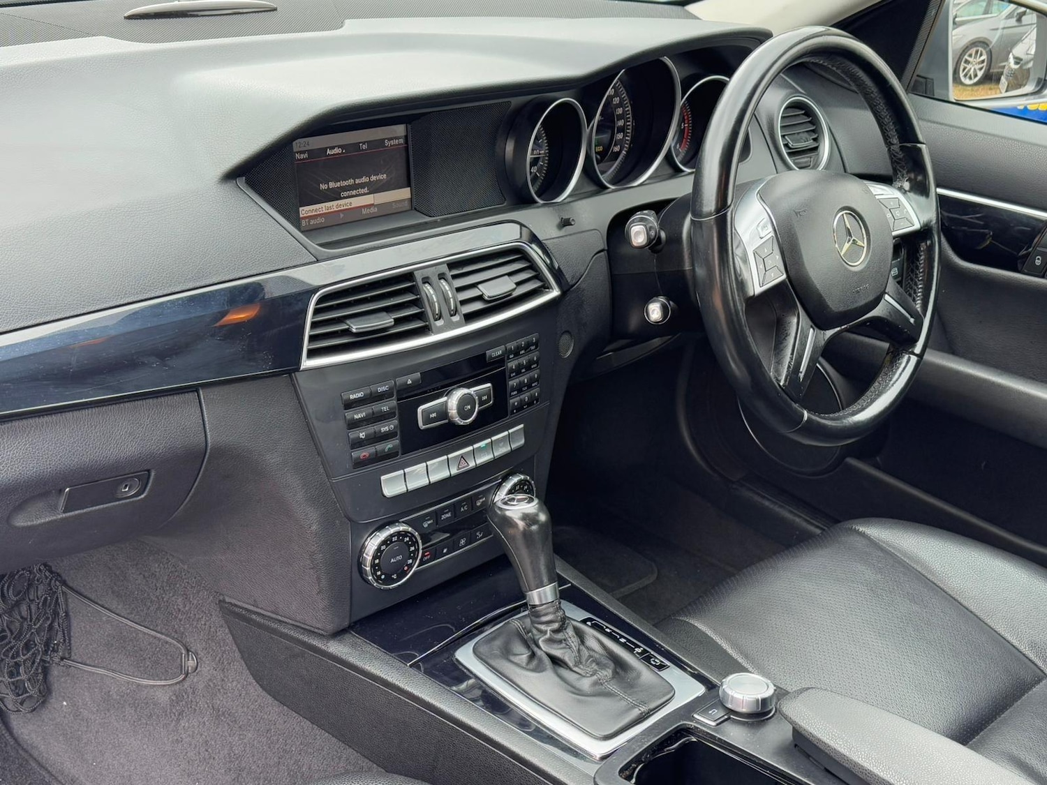 Used Mercedes-Benz C Class 2014 for sale - 77103700: Photo 14