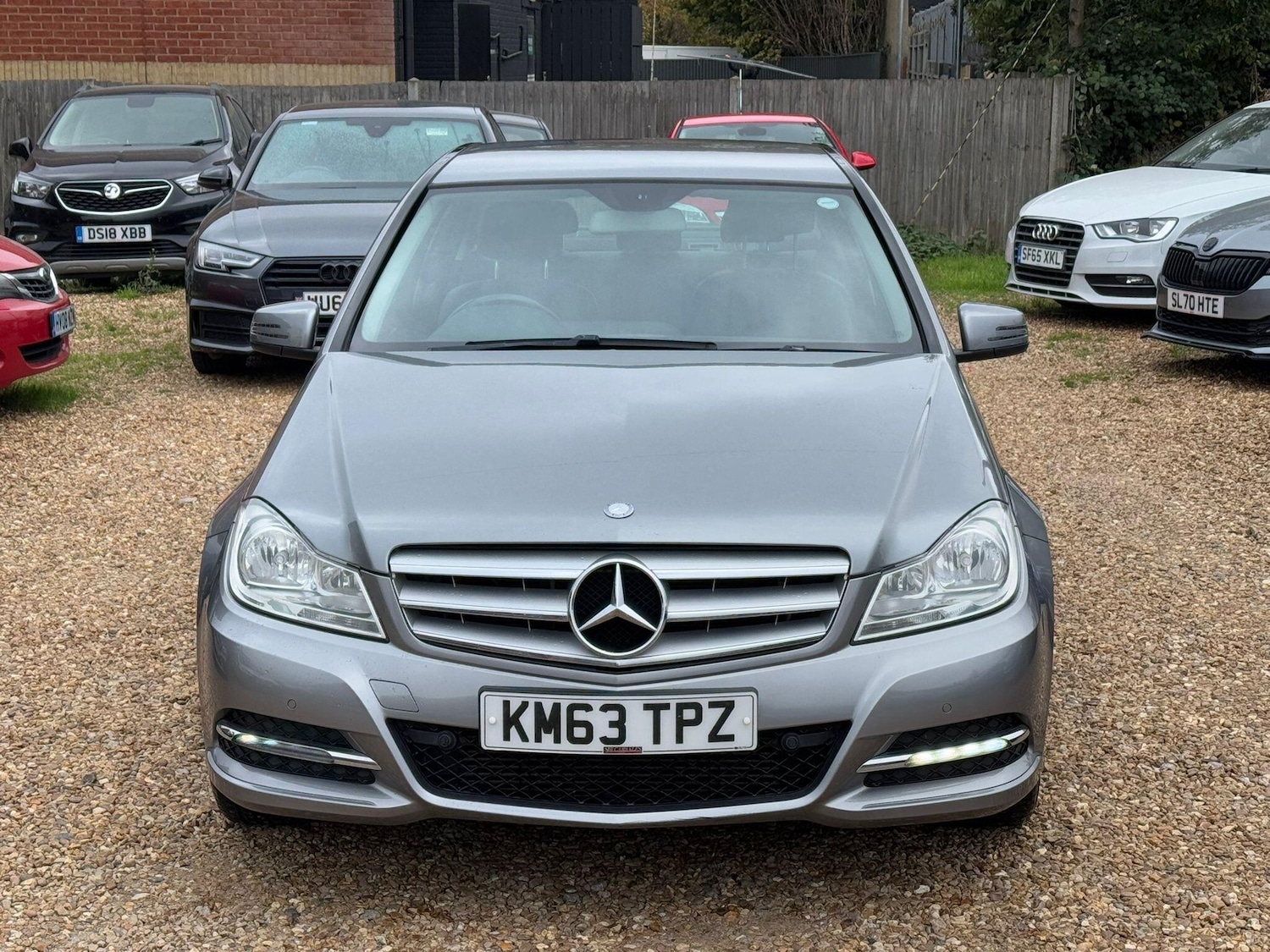 Used Mercedes-Benz C Class 2014 for sale - 77103700: Photo 3