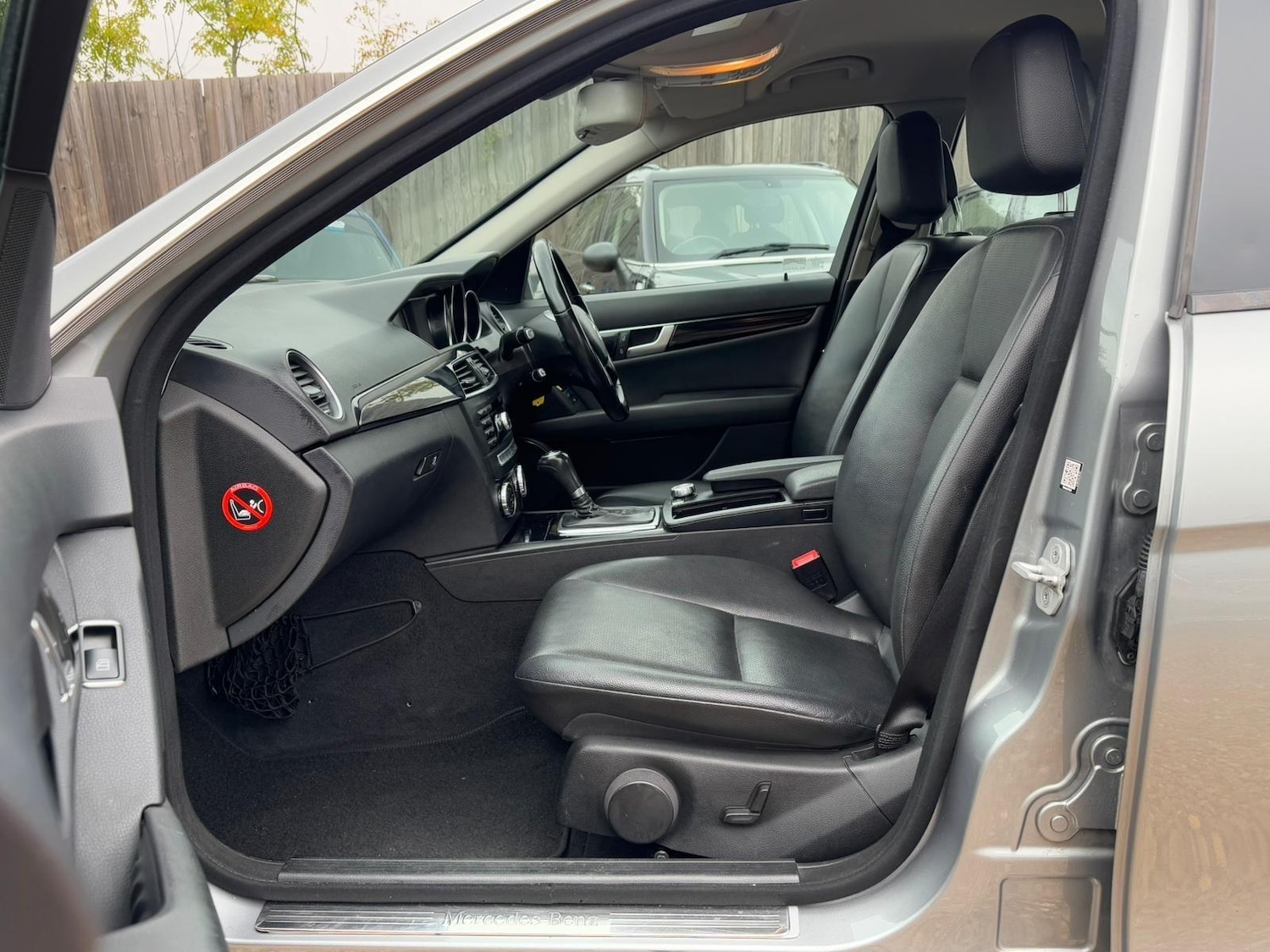 Used Mercedes-Benz C Class 2014 for sale - 77103700: Photo 35