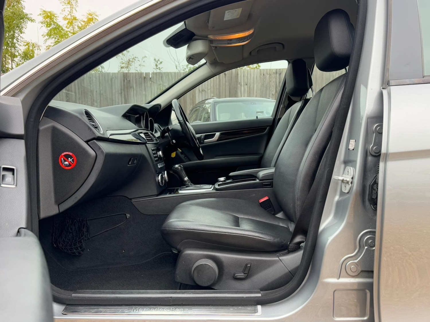 Used Mercedes-Benz C Class 2014 for sale - 77103700: Photo 37