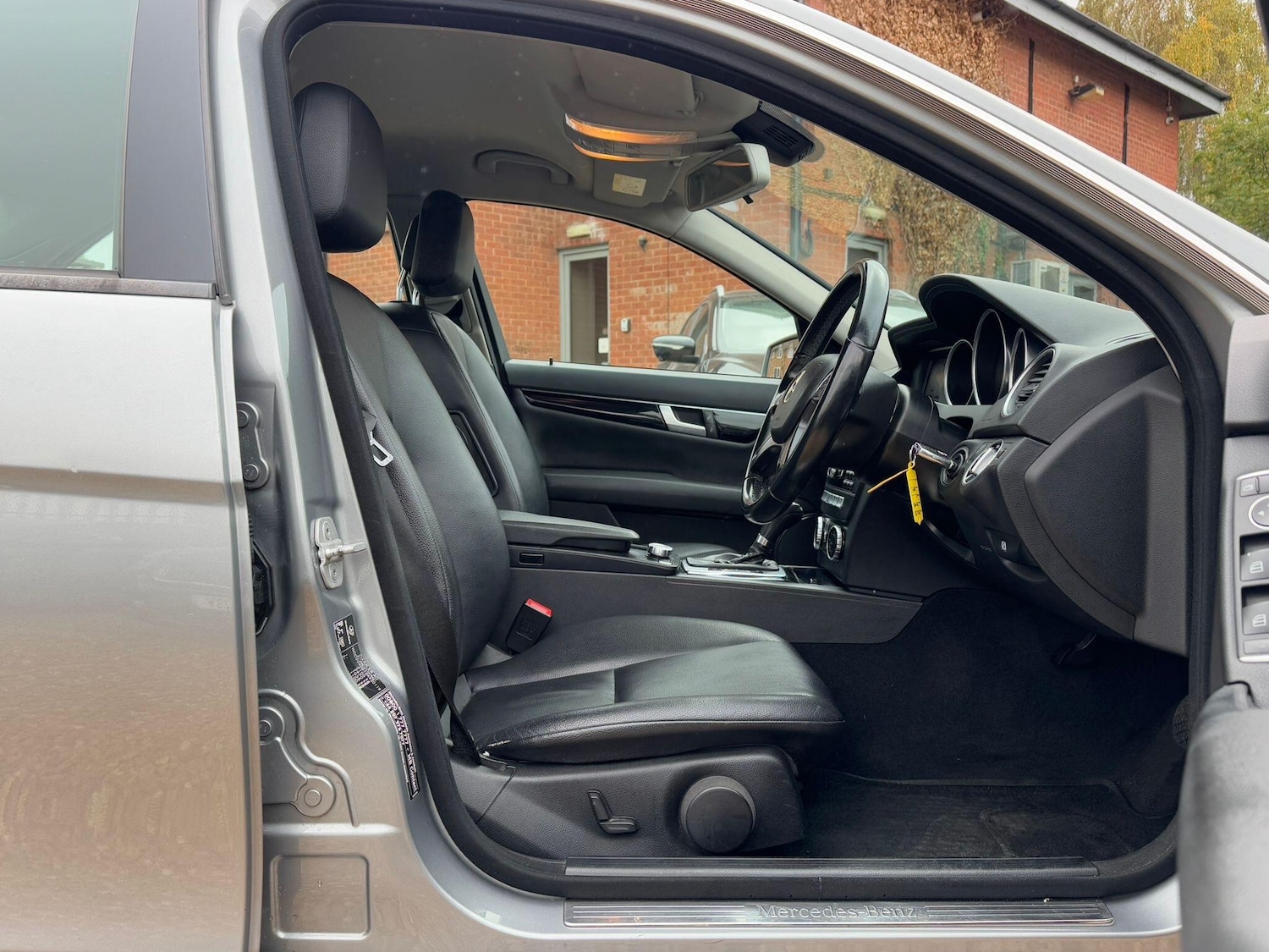 Used Mercedes-Benz C Class 2014 for sale - 77103700: Photo 41