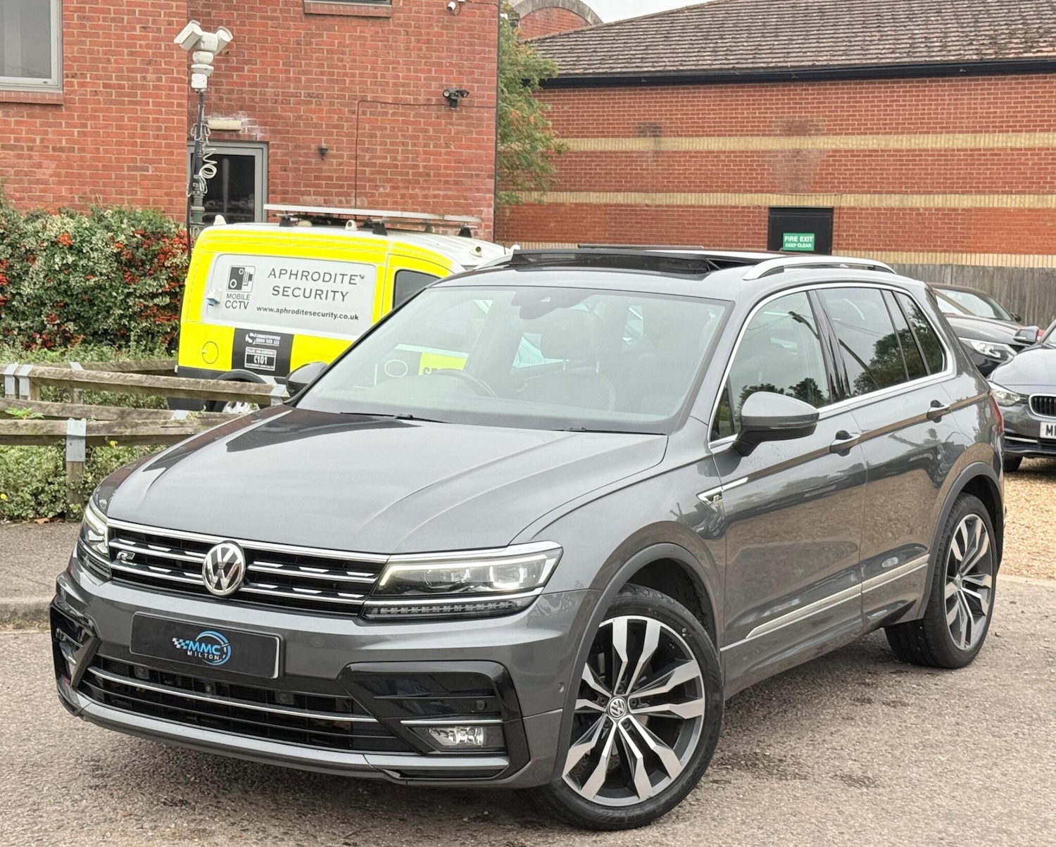 Used Volkswagen Tiguan 2020 for sale - 76283241: Photo 2