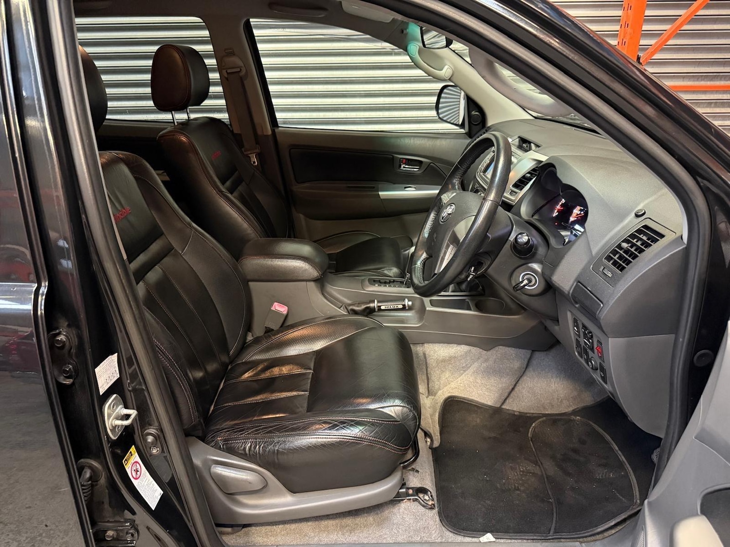 Used Toyota Hilux 2012 for sale - 77625494: Photo 32