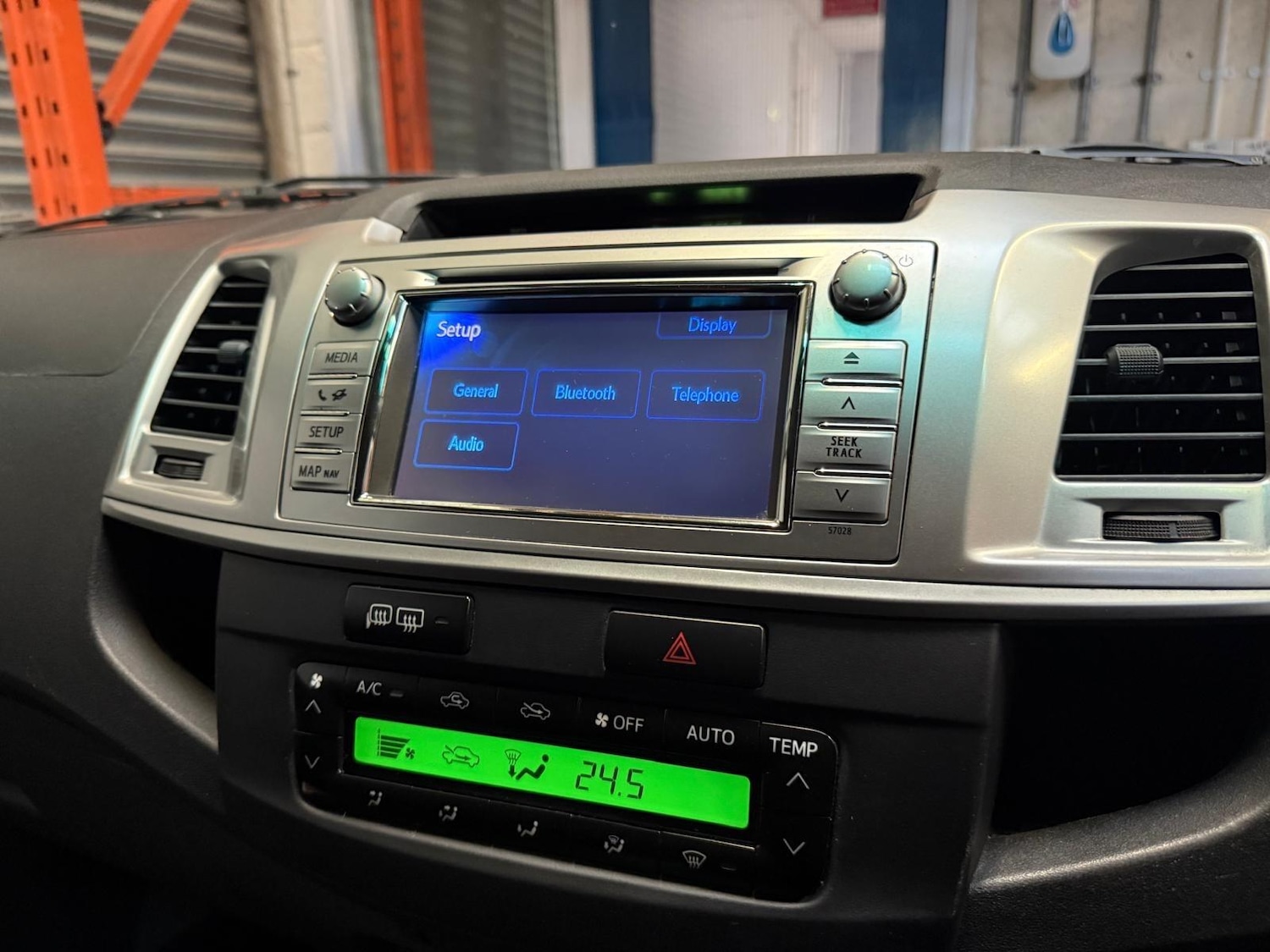 Used Toyota Hilux 2012 for sale - 77625494: Photo 44