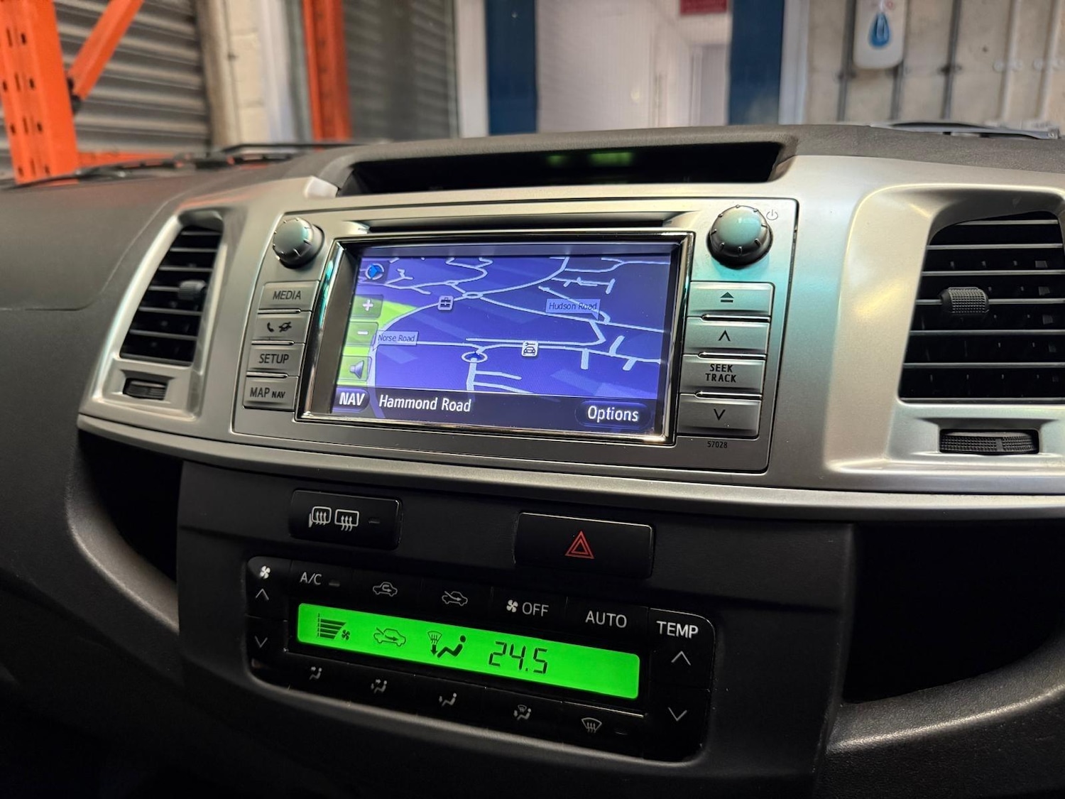 Used Toyota Hilux 2012 for sale - 77625494: Photo 45