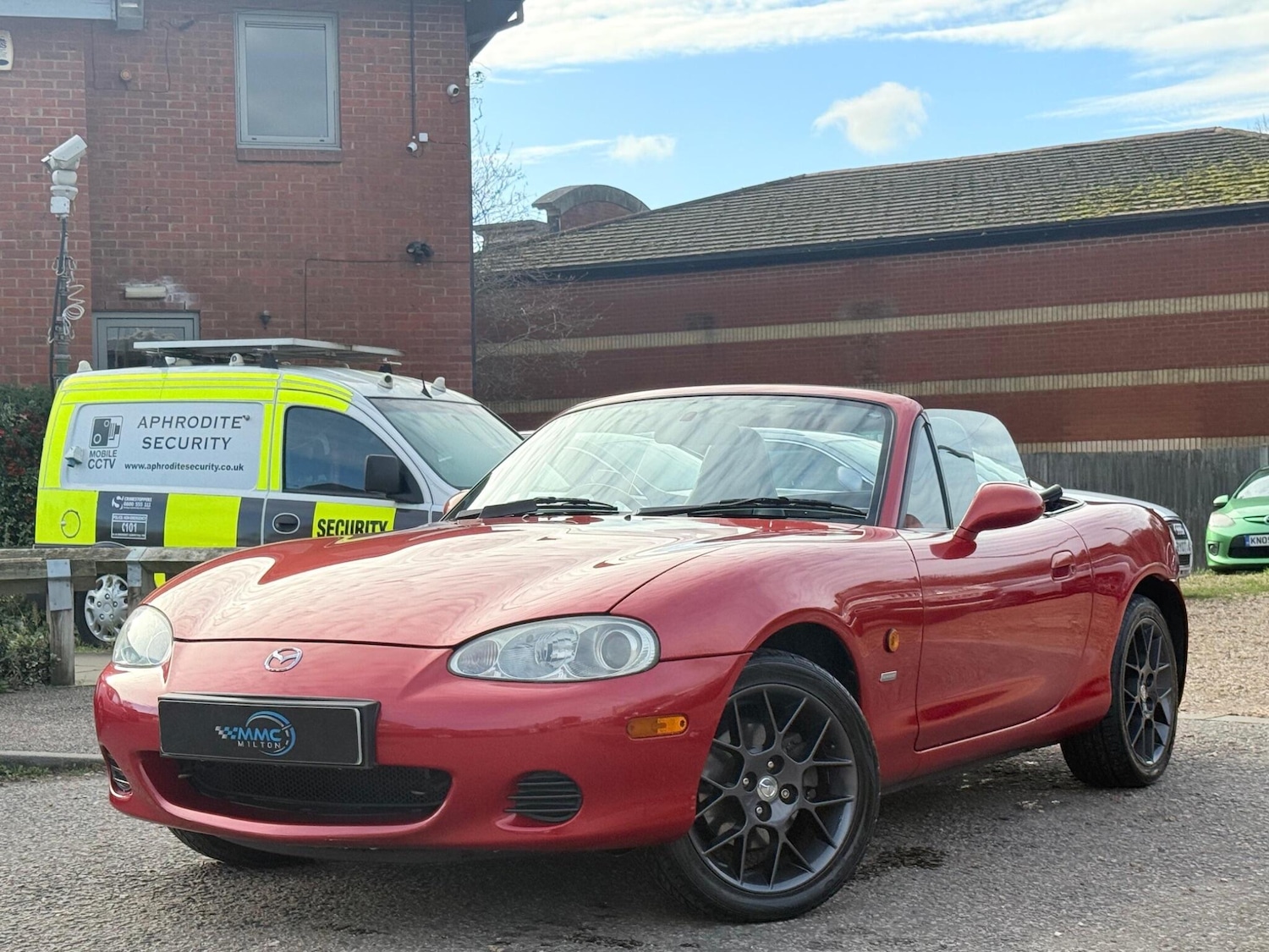 Used Mazda MX-5 2004 for sale - 76645104: Photo 2